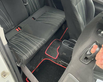 Белый Опель Корса, объемом двигателя 1.23 л и пробегом 349 тыс. км за 2850 $, фото 5 на Automoto.ua