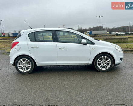 Белый Опель Корса, объемом двигателя 1.2 л и пробегом 131 тыс. км за 6300 $, фото 7 на Automoto.ua