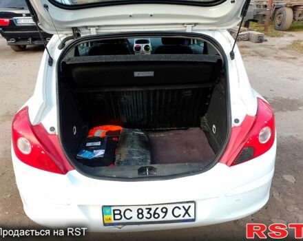 Белый Опель Корса, объемом двигателя 1 л и пробегом 165 тыс. км за 3100 $, фото 1 на Automoto.ua