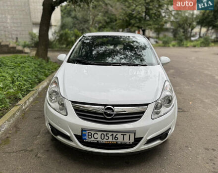 Белый Опель Корса, объемом двигателя 1.36 л и пробегом 175 тыс. км за 6700 $, фото 1 на Automoto.ua