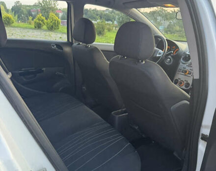 Белый Опель Корса, объемом двигателя 1.36 л и пробегом 175 тыс. км за 6700 $, фото 8 на Automoto.ua