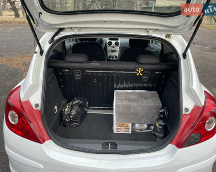 Білий Опель Корса, об'ємом двигуна 1.2 л та пробігом 300 тис. км за 3900 $, фото 11 на Automoto.ua