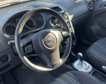 Белый Опель Корса, объемом двигателя 1.2 л и пробегом 56 тыс. км за 6990 $, фото 4 на Automoto.ua