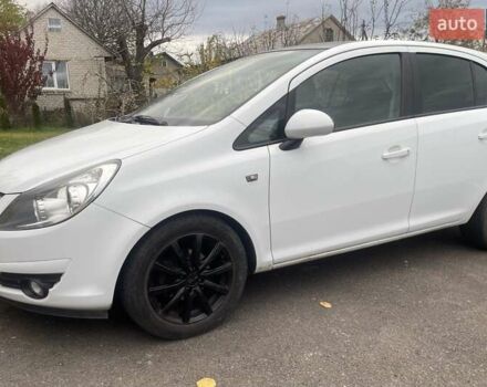 Белый Опель Корса, объемом двигателя 1.4 л и пробегом 150 тыс. км за 6500 $, фото 4 на Automoto.ua