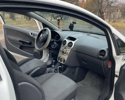 Білий Опель Корса, об'ємом двигуна 1.2 л та пробігом 300 тис. км за 3900 $, фото 8 на Automoto.ua