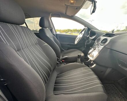 Белый Опель Корса, объемом двигателя 1.4 л и пробегом 190 тыс. км за 4999 $, фото 4 на Automoto.ua