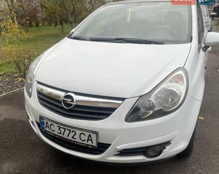 Белый Опель Корса, объемом двигателя 1.4 л и пробегом 150 тыс. км за 6500 $, фото 1 на Automoto.ua