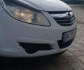 Белый Опель Корса, объемом двигателя 1.2 л и пробегом 240 тыс. км за 5300 $, фото 4 на Automoto.ua