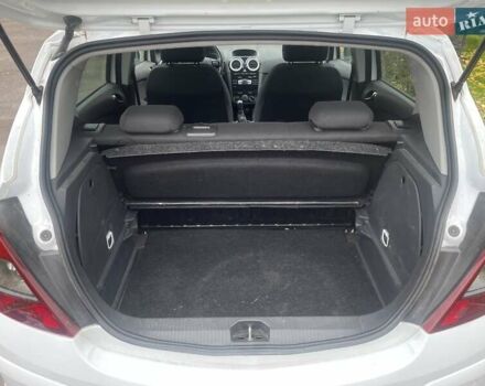 Белый Опель Корса, объемом двигателя 1.4 л и пробегом 150 тыс. км за 6500 $, фото 2 на Automoto.ua