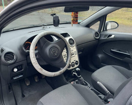 Білий Опель Корса, об'ємом двигуна 1.2 л та пробігом 300 тис. км за 3900 $, фото 7 на Automoto.ua