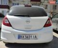 Белый Опель Корса, объемом двигателя 1.23 л и пробегом 180 тыс. км за 5300 $, фото 4 на Automoto.ua