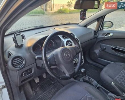 Білий Опель Корса, об'ємом двигуна 1.3 л та пробігом 308 тис. км за 4450 $, фото 12 на Automoto.ua