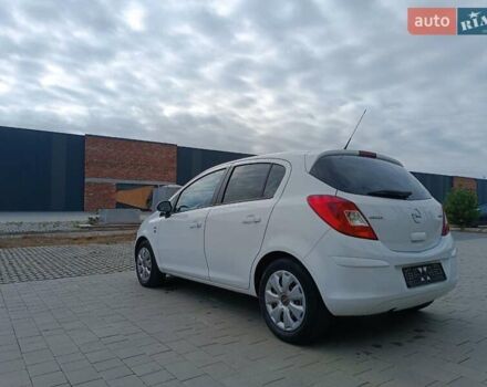 Белый Опель Корса, объемом двигателя 1.3 л и пробегом 207 тыс. км за 5500 $, фото 5 на Automoto.ua