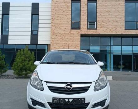 Белый Опель Корса, объемом двигателя 1.3 л и пробегом 207 тыс. км за 5500 $, фото 2 на Automoto.ua