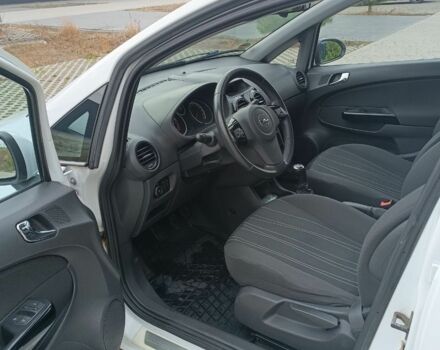 Білий Опель Корса, об'ємом двигуна 1.3 л та пробігом 207 тис. км за 5500 $, фото 10 на Automoto.ua