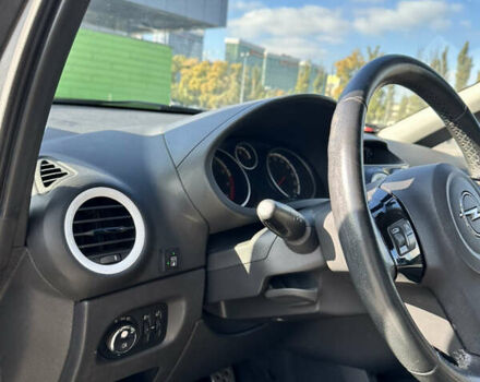 Белый Опель Корса, объемом двигателя 1.23 л и пробегом 185 тыс. км за 4100 $, фото 5 на Automoto.ua