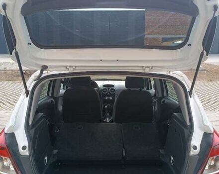 Белый Опель Корса, объемом двигателя 1.3 л и пробегом 207 тыс. км за 5500 $, фото 12 на Automoto.ua