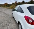 Белый Опель Корса, объемом двигателя 1.23 л и пробегом 221 тыс. км за 5500 $, фото 3 на Automoto.ua