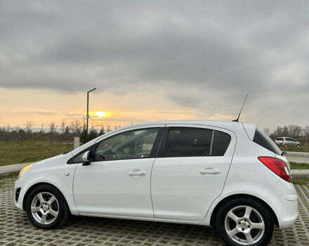 Белый Опель Корса, объемом двигателя 1.3 л и пробегом 182 тыс. км за 5200 $, фото 2 на Automoto.ua