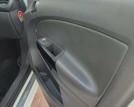 Білий Опель Корса, об'ємом двигуна 1.25 л та пробігом 225 тис. км за 5400 $, фото 14 на Automoto.ua