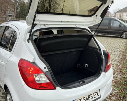 Белый Опель Корса, объемом двигателя 1.3 л и пробегом 182 тыс. км за 5200 $, фото 7 на Automoto.ua