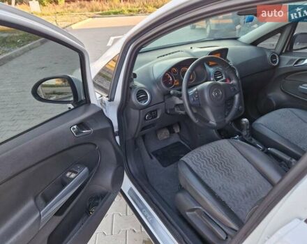 Белый Опель Корса, объемом двигателя 1.4 л и пробегом 157 тыс. км за 5950 $, фото 11 на Automoto.ua