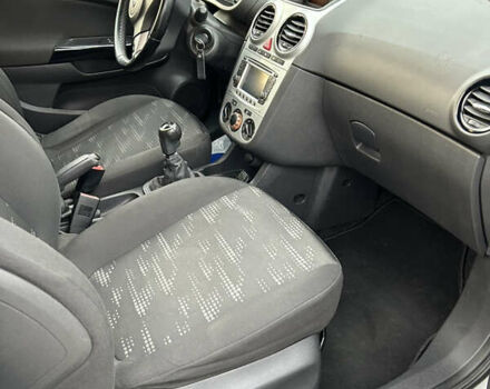 Белый Опель Корса, объемом двигателя 1.3 л и пробегом 182 тыс. км за 5200 $, фото 10 на Automoto.ua