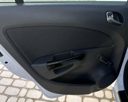 Білий Опель Корса, об'ємом двигуна 1.4 л та пробігом 130 тис. км за 8400 $, фото 18 на Automoto.ua