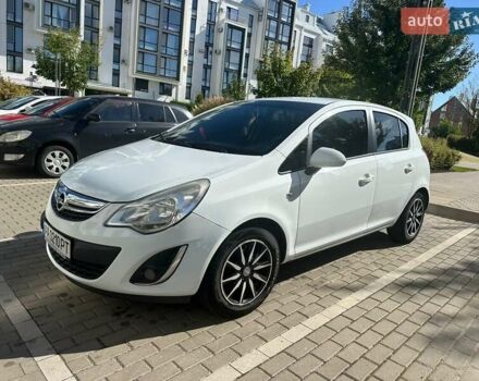 Белый Опель Корса, объемом двигателя 1.23 л и пробегом 177 тыс. км за 4500 $, фото 3 на Automoto.ua