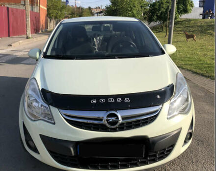 Білий Опель Корса, об'ємом двигуна 1.28 л та пробігом 85 тис. км за 7500 $, фото 2 на Automoto.ua