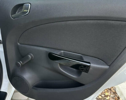 Білий Опель Корса, об'ємом двигуна 1.4 л та пробігом 130 тис. км за 8400 $, фото 20 на Automoto.ua