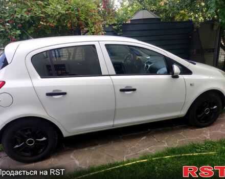 Белый Опель Корса, объемом двигателя 1.2 л и пробегом 195 тыс. км за 5000 $, фото 4 на Automoto.ua
