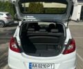 Белый Опель Корса, объемом двигателя 1.23 л и пробегом 177 тыс. км за 4500 $, фото 10 на Automoto.ua