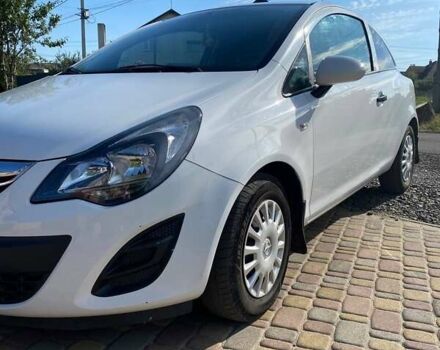 Белый Опель Корса, объемом двигателя 1.2 л и пробегом 275 тыс. км за 5300 $, фото 2 на Automoto.ua