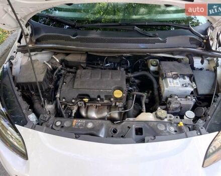 Білий Опель Корса, об'ємом двигуна 1.23 л та пробігом 66 тис. км за 8500 $, фото 12 на Automoto.ua