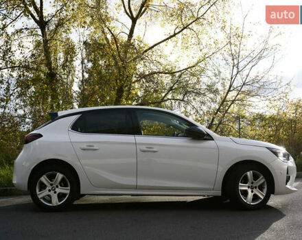 Білий Опель Корса, об'ємом двигуна 1.2 л та пробігом 68 тис. км за 15500 $, фото 1 на Automoto.ua