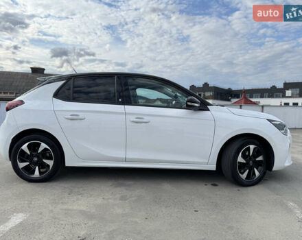 Белый Опель Корса, объемом двигателя 0 л и пробегом 44 тыс. км за 13500 $, фото 2 на Automoto.ua