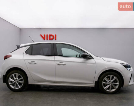 Белый Опель Корса, объемом двигателя 1.2 л и пробегом 96 тыс. км за 17489 $, фото 5 на Automoto.ua