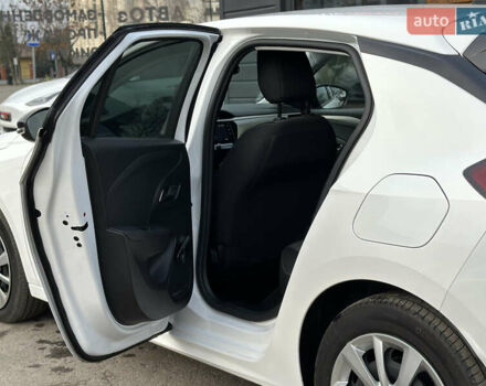 Белый Опель Корса, объемом двигателя 0 л и пробегом 39 тыс. км за 13899 $, фото 40 на Automoto.ua