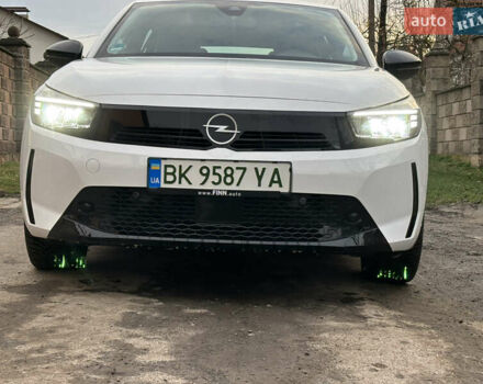 Белый Опель Корса, объемом двигателя 0 л и пробегом 16 тыс. км за 14200 $, фото 2 на Automoto.ua