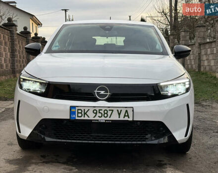 Белый Опель Корса, объемом двигателя 0 л и пробегом 16 тыс. км за 14200 $, фото 3 на Automoto.ua
