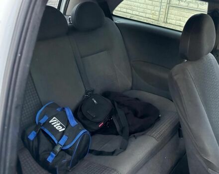 Белый Опель Корса, объемом двигателя 1.2 л и пробегом 199 тыс. км за 1550 $, фото 6 на Automoto.ua