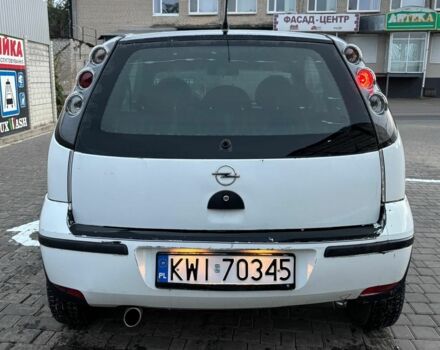 Белый Опель Корса, объемом двигателя 1.2 л и пробегом 199 тыс. км за 1550 $, фото 3 на Automoto.ua