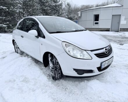 Белый Опель Корса, объемом двигателя 1.2 л и пробегом 202 тыс. км за 3700 $, фото 2 на Automoto.ua