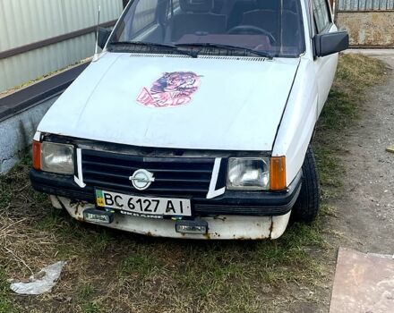 Білий Опель Корса, об'ємом двигуна 1.1 л та пробігом 0 тис. км за 250 $, фото 1 на Automoto.ua