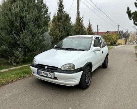 Белый Опель Корса, объемом двигателя 1.2 л и пробегом 123 тыс. км за 1100 $, фото 1 на Automoto.ua