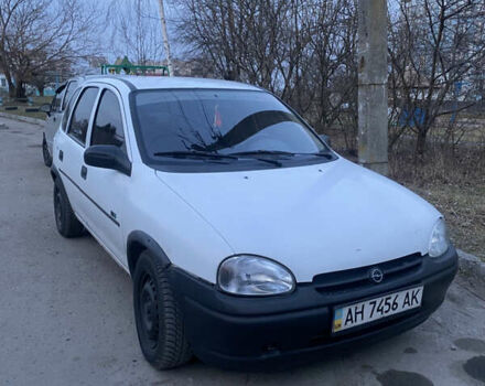 Білий Опель Корса, об'ємом двигуна 1.2 л та пробігом 300 тис. км за 1400 $, фото 1 на Automoto.ua