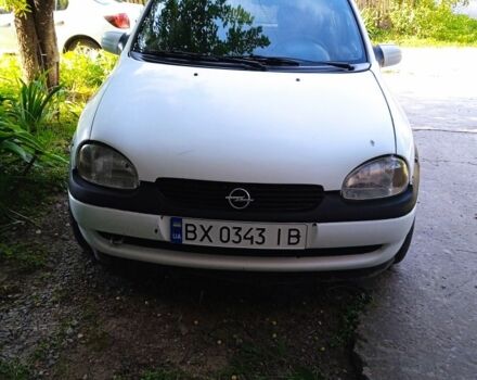 Белый Опель Корса, объемом двигателя 1 л и пробегом 340 тыс. км за 1150 $, фото 1 на Automoto.ua