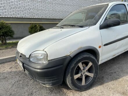 Белый Опель Корса, объемом двигателя 1 л и пробегом 175 тыс. км за 1250 $, фото 1 на Automoto.ua