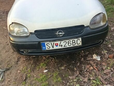 Белый Опель Корса, объемом двигателя 1.1 л и пробегом 100 тыс. км за 550 $, фото 1 на Automoto.ua